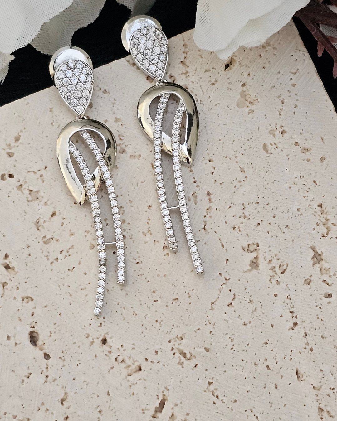 Modern Teardrop Silver Necklace and Earring Set