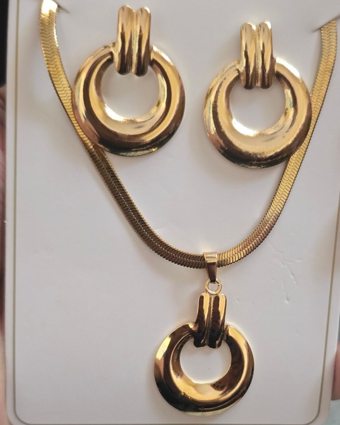 Anti-Tarnish Modern Circle Pendant Necklace Set