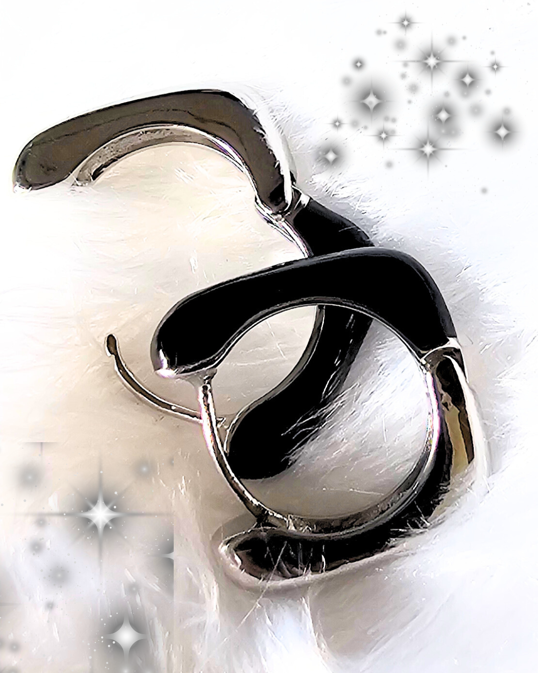 Sleek Two-Tone Modern Hoop Earrings