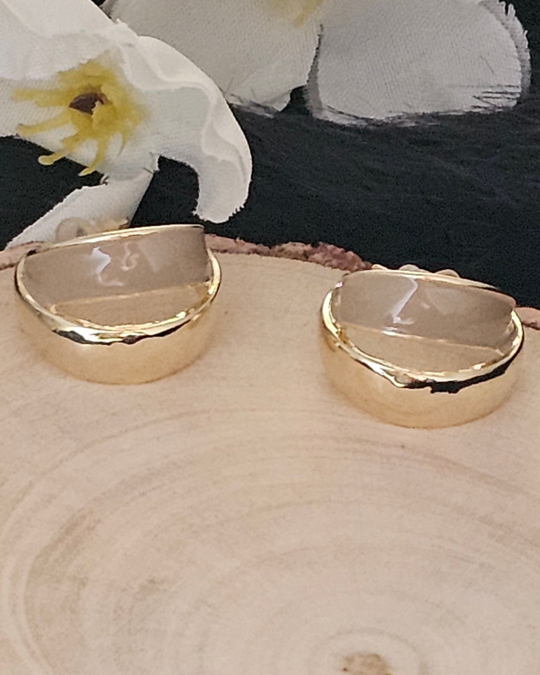 Elegant Gold Oval Stud Earrings