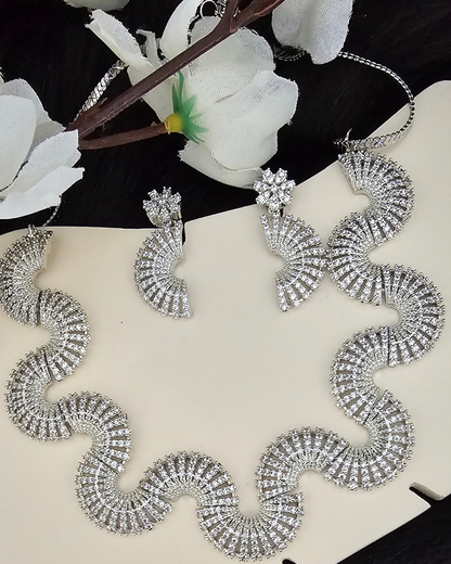 Luxurious Wave Design Zirconia Necklace and Earring Set