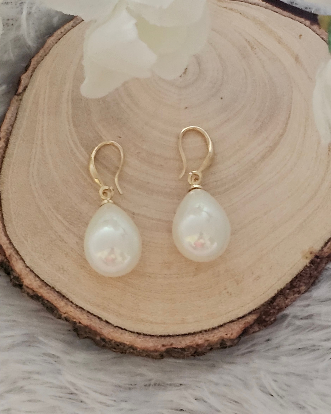 Classic Teardrop Pearl Drop Earrings – Gold Finish