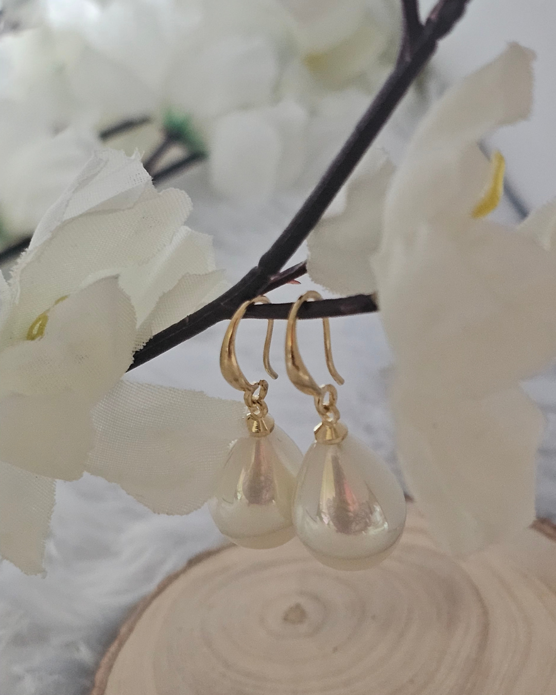 Classic Teardrop Pearl Drop Earrings – Gold Finish