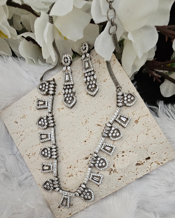 Vintage-Inspired Crystal Statement Necklace and Earring Set