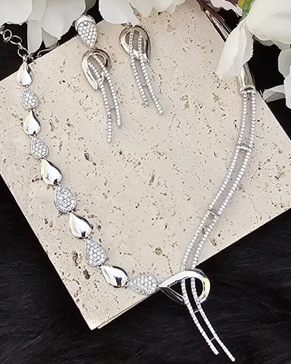 Modern Teardrop Silver Necklace and Earring Set