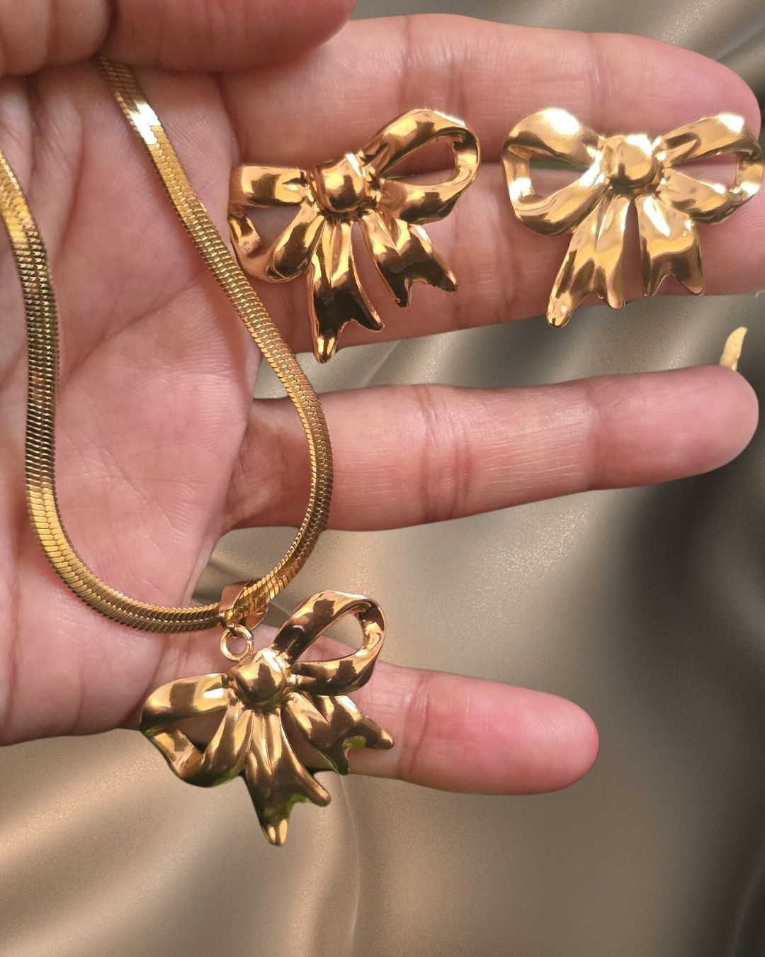 Anti-Tarnish Gold Bow Necklace Set