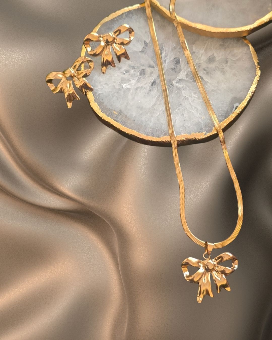 Anti-Tarnish Gold Bow Necklace Set