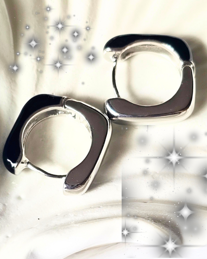 Sleek Two-Tone Modern Hoop Earrings
