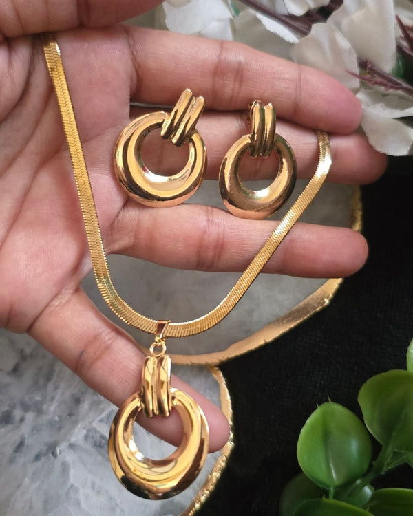 Anti-Tarnish Modern Circle Pendant Necklace Set