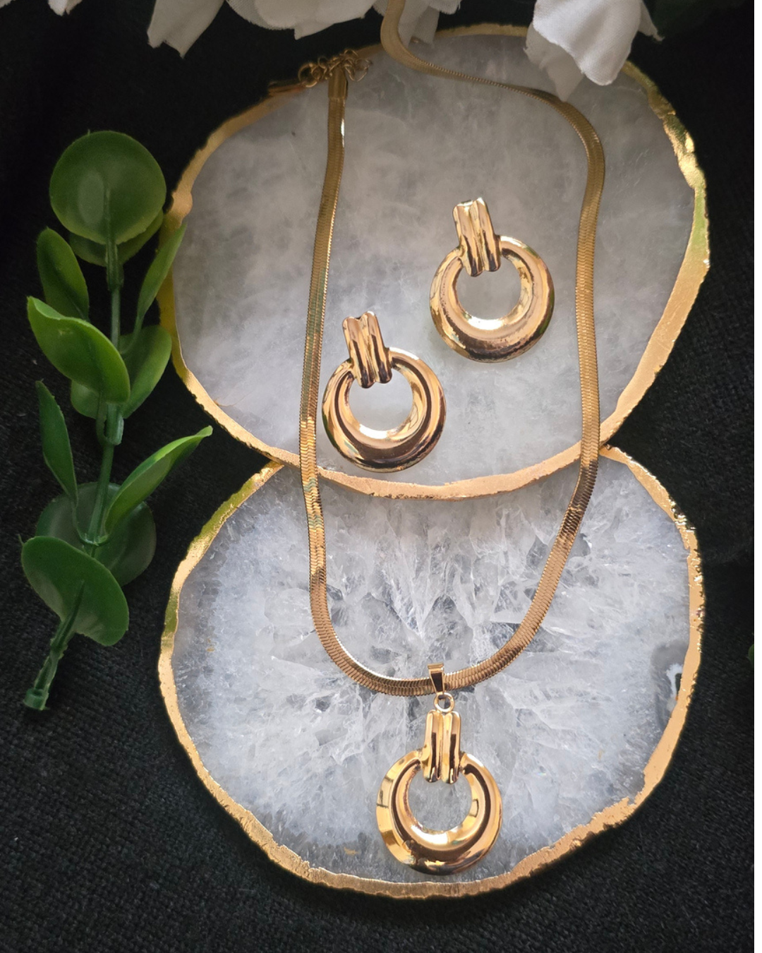 Anti-Tarnish Modern Circle Pendant Necklace Set